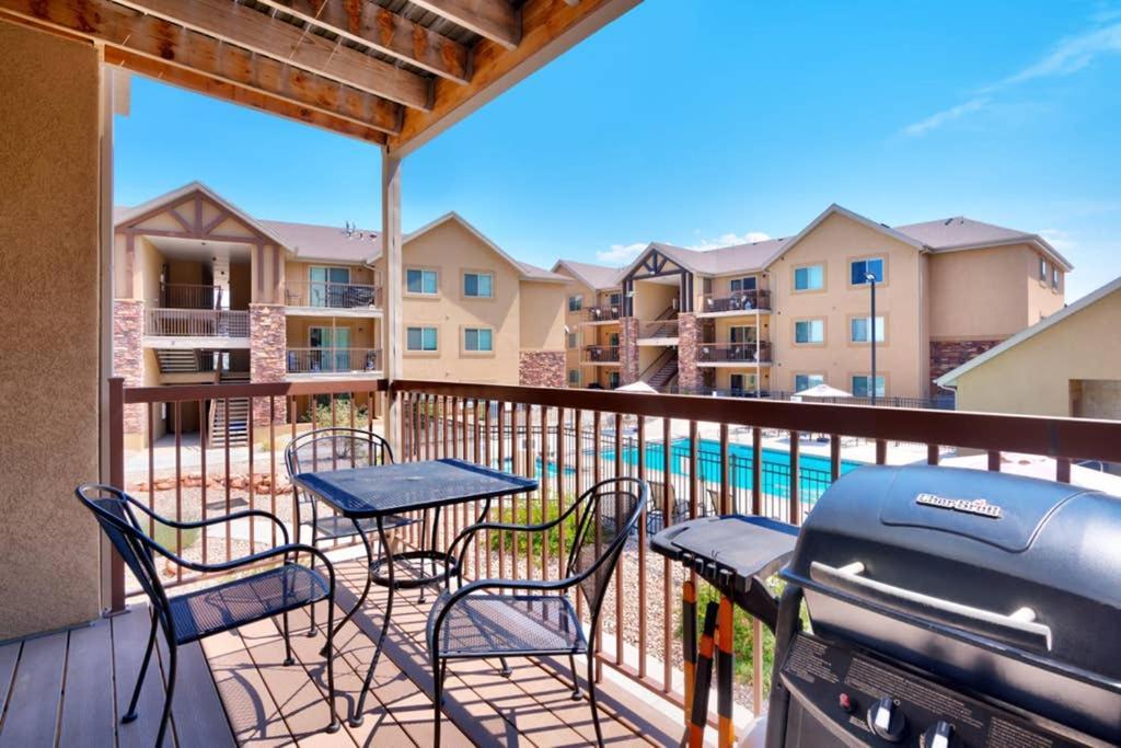 6H Spacious Redcliff Condo, Pool & Hot Tub Моаб Экстерьер фото